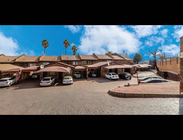 4 BEDROOM DUPLEX FOR SALE IN BRAMLEY NORTH